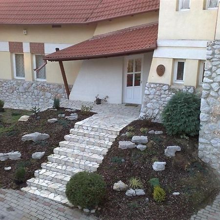 Marci Villa Pécs Buitenkant foto